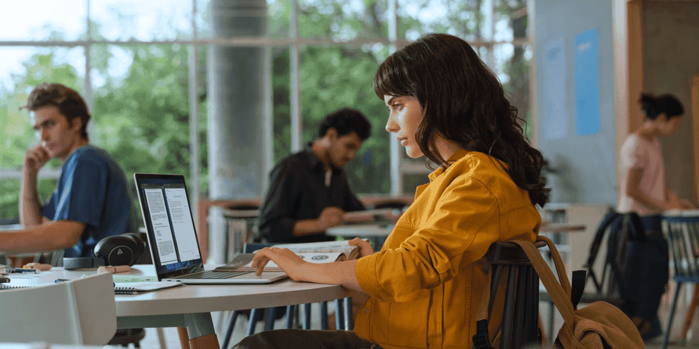 Woman working in a HP OmniBook